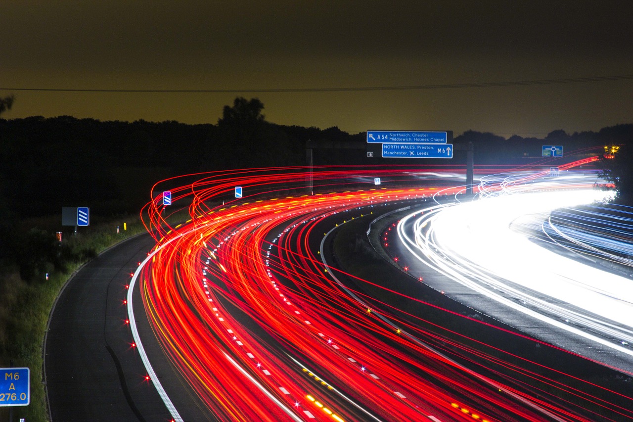 Przewozy autokarowe dla grup turystycznych: Wygodny transport dla podróżujących